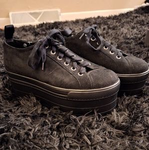 Lamoda platform sneakers size 7